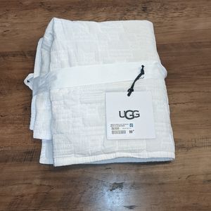 BNWT Ugg Sham King Size
